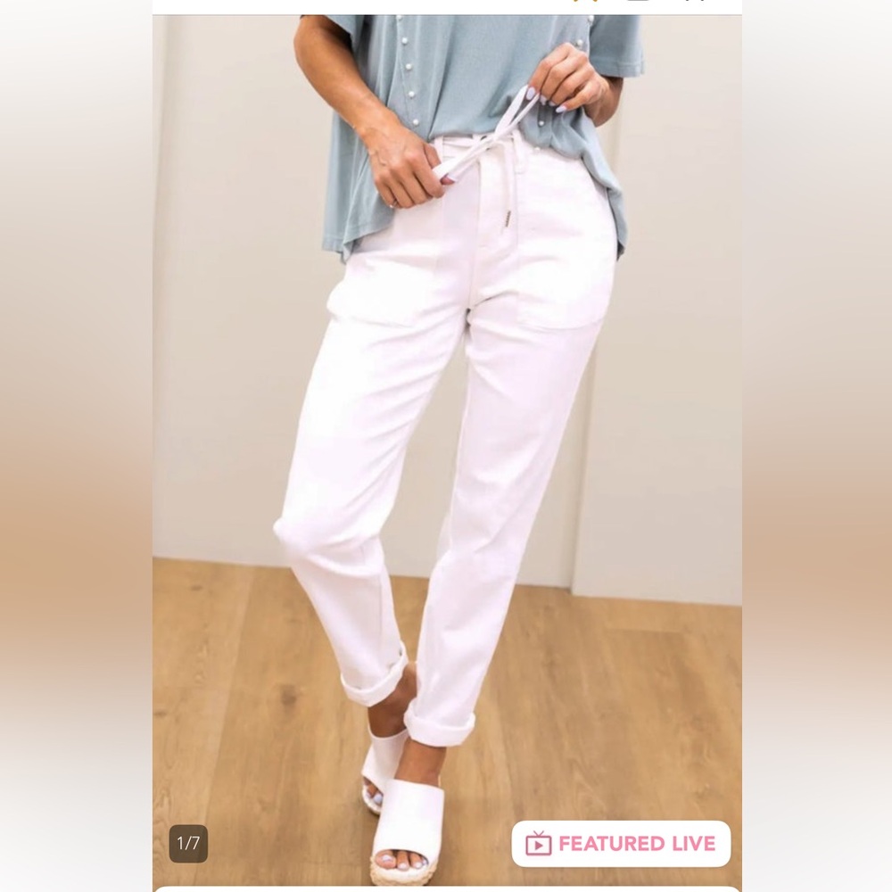 NWT JUDY BLUE JOGGERS - WHITE